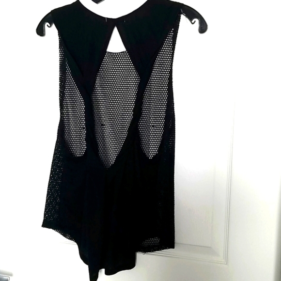 Black fishnet backless tank top - Picture 4 of 6